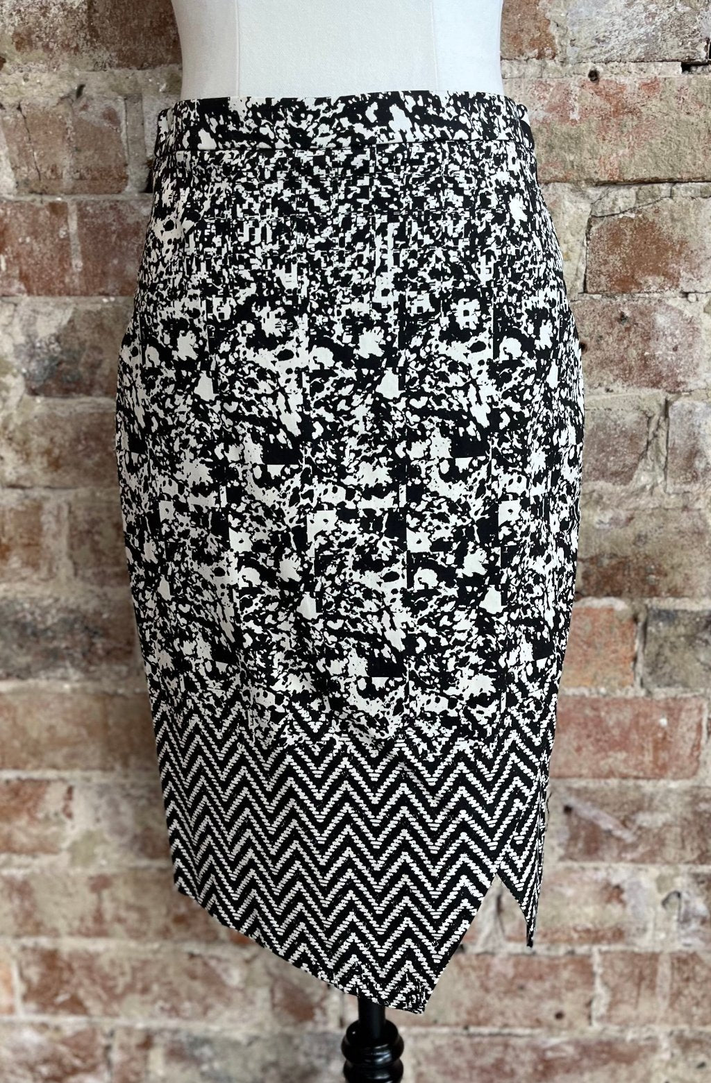 Veronika Maine Geometrical Skirt