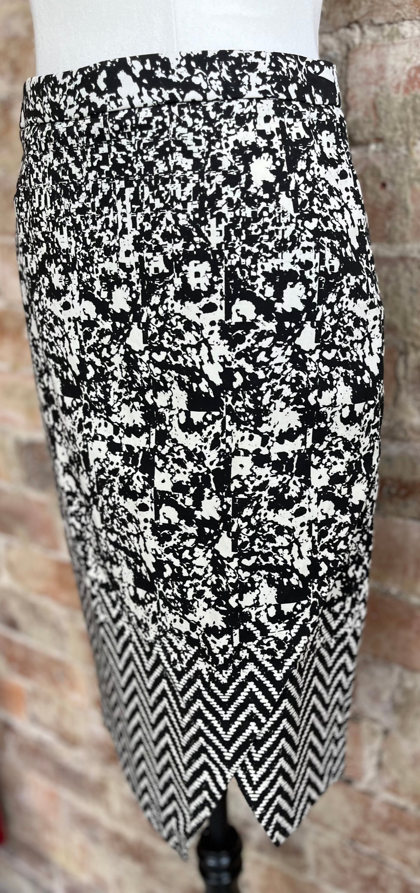 Veronika Maine Geometrical Skirt